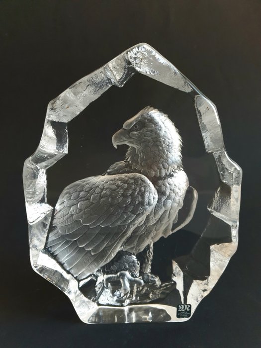 Mats Jonasson - Målerås - Escultura de vidro maciço grande (1997 gramas) - Eagle - Assinado - Cristal