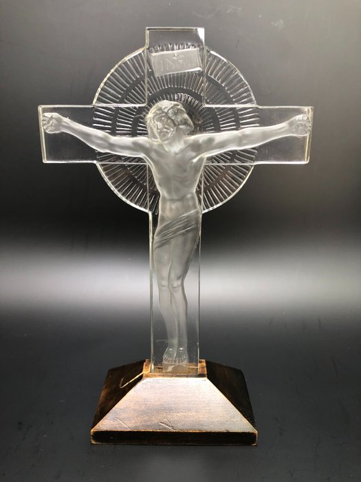 René Lalique - Kristus på korset Korsfästelsen