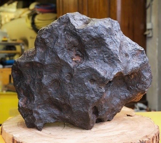 Meteorito de Saint Aubin. Ferro enorme da França - 108 kg
