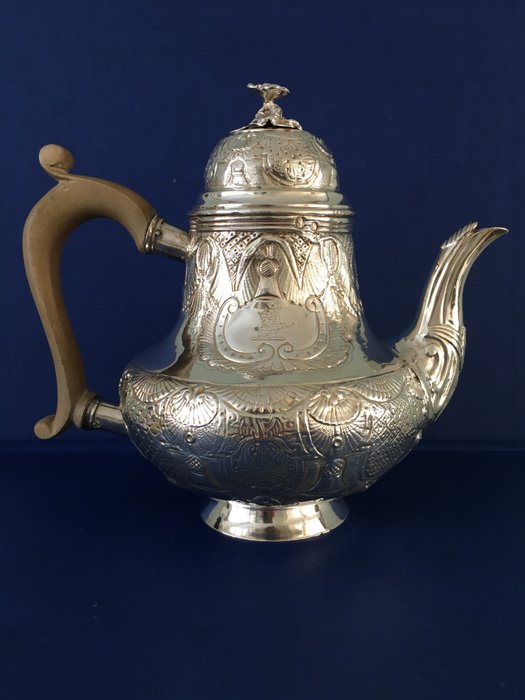Teekanne, Silberne Teekanne Haarlem aus dem 18. Jahrhundert - .934 Silber - David de Klerk - Haarlem - 1785 - Niederlande - Zweite Hälfte des 18. Jahrhunderts