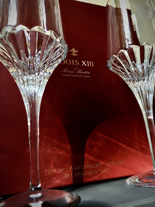 Rémy Martin - Set of 2 Louis XIII Crystal Glasses by Baccarat, as new in original Box - 4cl