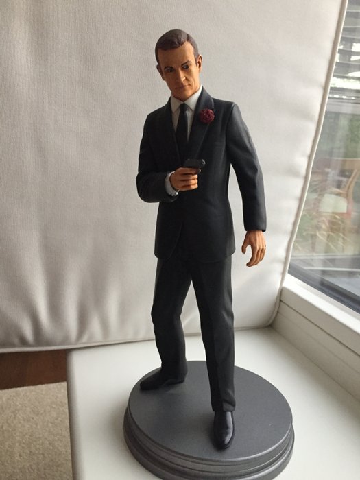 James Bond - Sean Connery - 1:6 - Statuie Fully Build & Professionally Painted Resin Kit (33 cm high)  