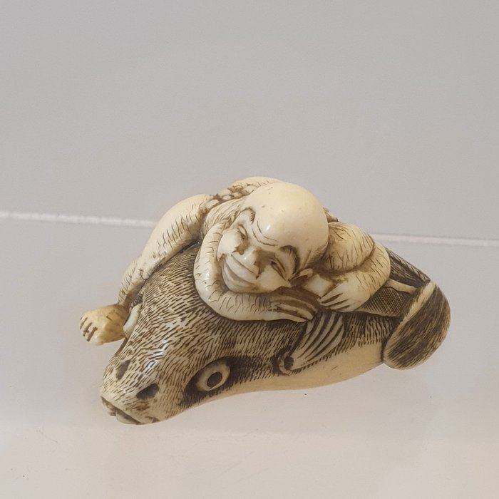 Netsuke (1) - Kość słoniowa - Japonia - Meiji period (1868-1912)