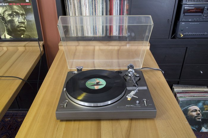 Rotel - RP 2300 - Turntable