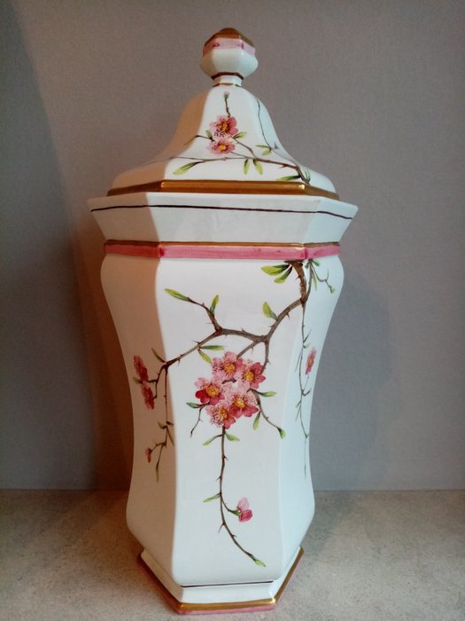 Carpie´ - Nove - Vase with lid with cherry painting (38 cm) - Keramiek