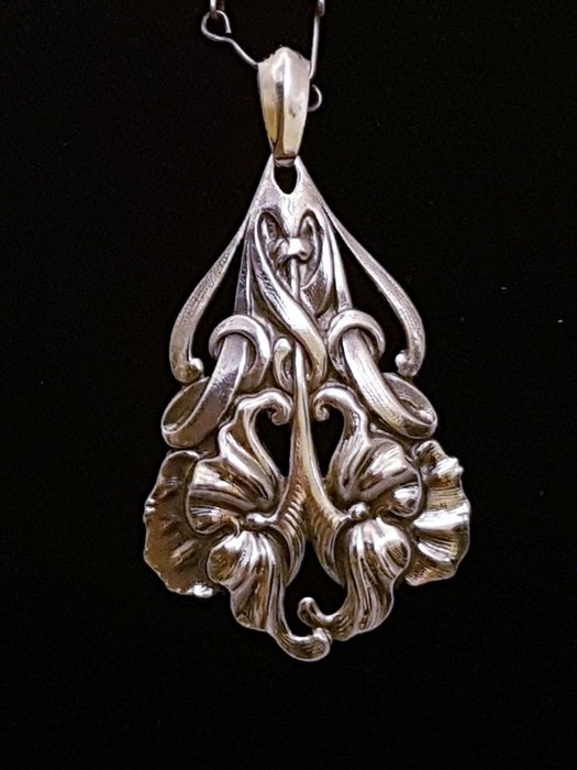 Alex Meijer, Schoonhoven Nederland. - 833 Silver - Art Nouveau pendant + chain.