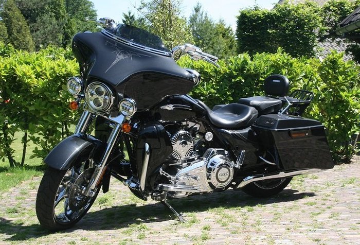 Harley-Davidson - FLHXSE3 - CVO - Street Glide - 1800 cc - 2012