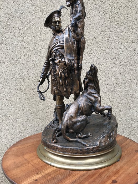 Pierre-Jules Mêne (1810-1879) - Sculpture, 蘇格蘭獵人，獵犬和獎杯 (1) - Realist - Bronze (patinated) - 19世紀