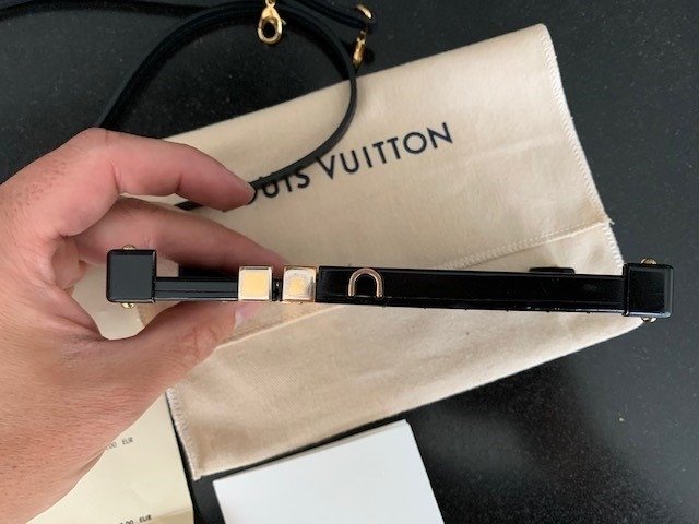 Louis Vuitton Monogram Eye Trunk Iphone X Case w/ Strap – Oliver Jewellery