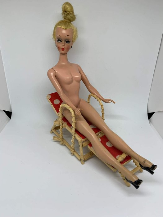 Bild - Lilli ( the first Barbie doll) - chair Bild Lilli doll - 1950-1959 -  Germany - Catawiki