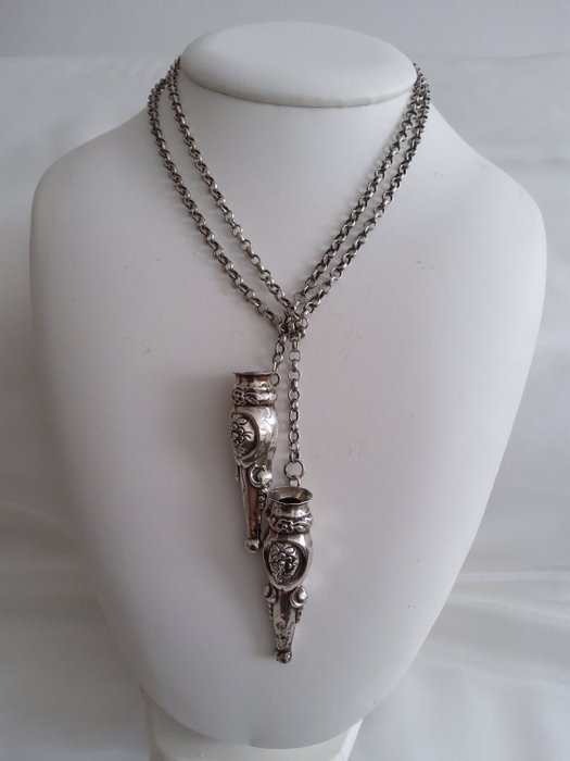 835 Silber - Halskette - Antike Stricknadelkappen