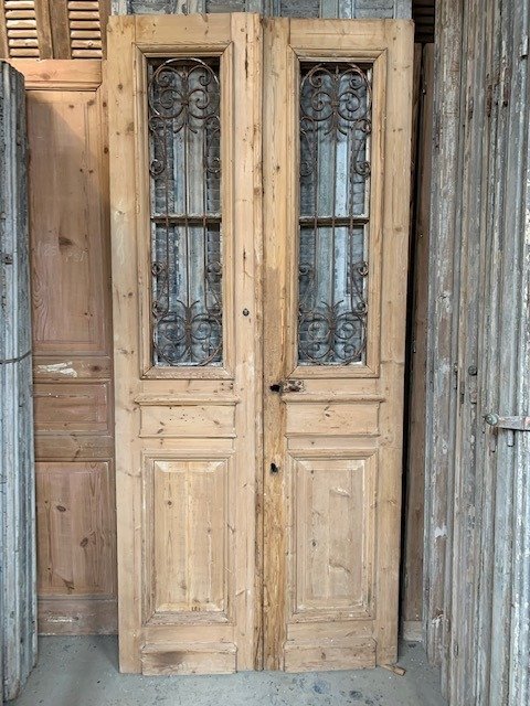 Podwójne drzwi ze szklaną i żelazną ramą - Francuskie drewno sosnowe - około 1900 r