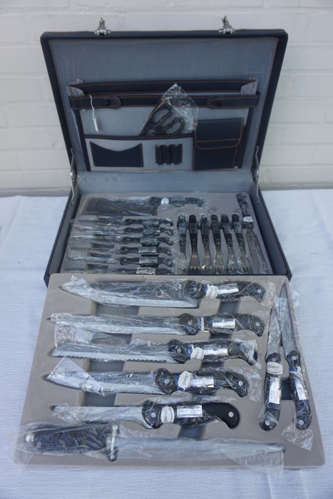 Fischner s.g. - 带刀套和牛排餐具的盒子 - 不锈钢