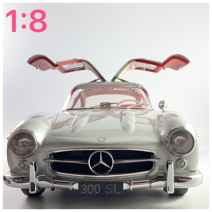 Deagostini / Eaglemoss - 1:8 - Mercedes-Benz 300 SL Gullwing silver from 1955 - Beleza clássica em grande escala 1: 8 composta por mais de 2300 peças individuais
