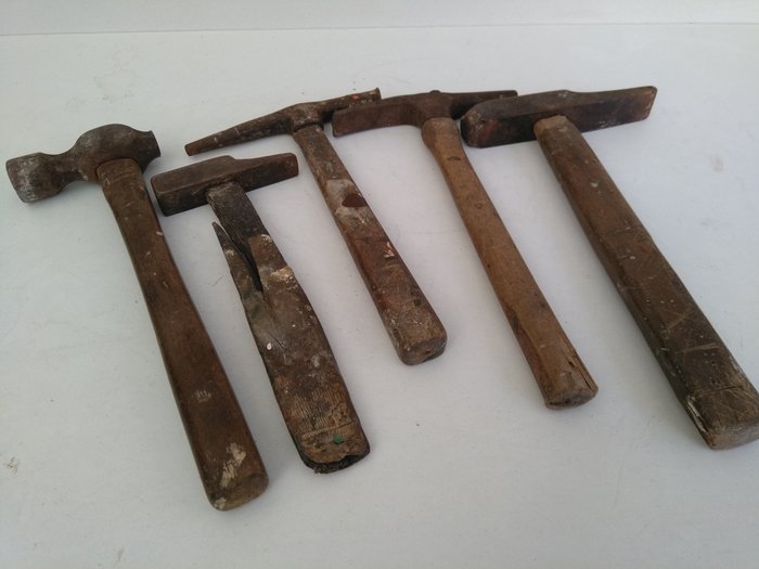5 gamla vintage hammare, inklusive några speciella modeller (5) - järn, trä