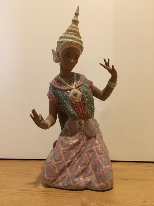 Lladró - Figurine(s), Thai dancer - Porcelain