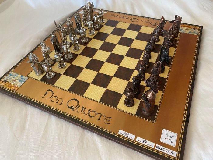 Don Quichot de la Mancha collectie schaken - Houten plank en metalen figuren