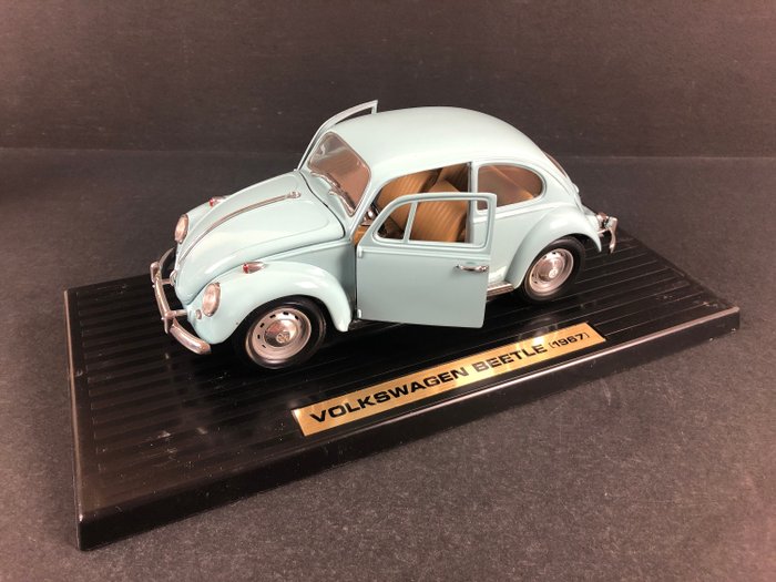 Road Tough - 1:18 - Volkswagen Beetle (1967) - não. 92078