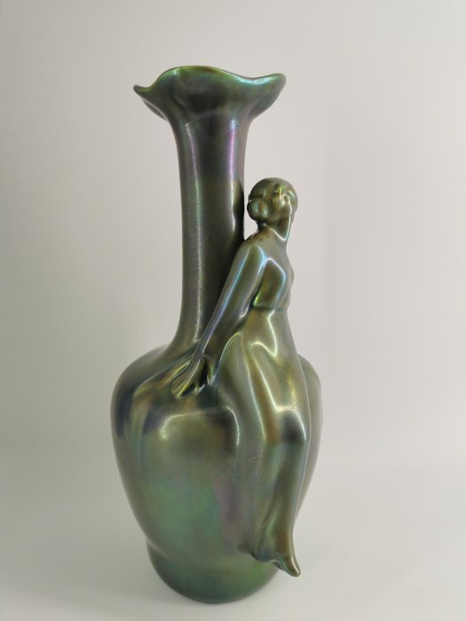 Zsolnay manufactory - Eosin Art Nouveau váza női figurával