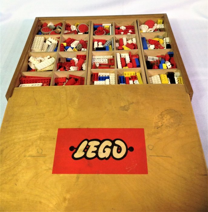 LEGO - LEGO - Holzkiste mit Vintage LEGO Elementen - 1960-1969 - Dänemark