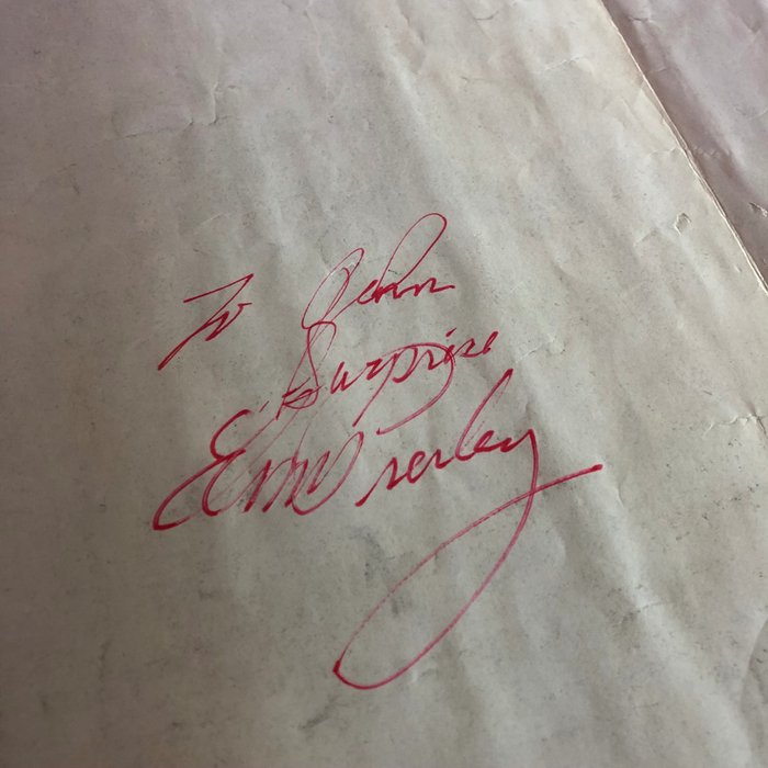 Elvis Presley & Related – Original Elvis signed B/W poster – Ondertekende memorabilia (originele handtekening) – 1969/1977