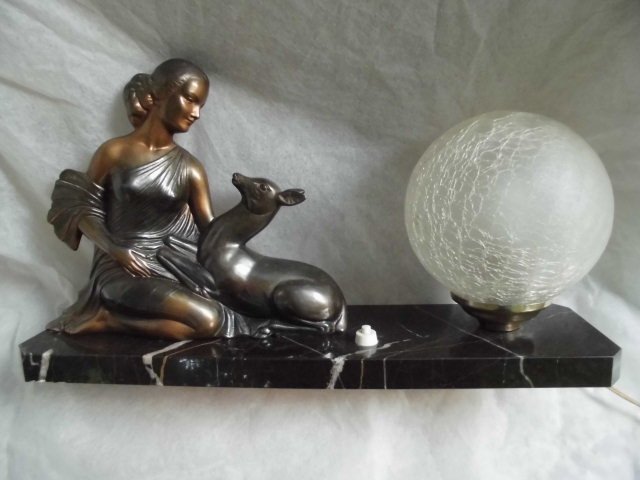 装饰艺术风格的灯-签署了小雕像的女子小雕像（Molins）BALLESTE，约1935年