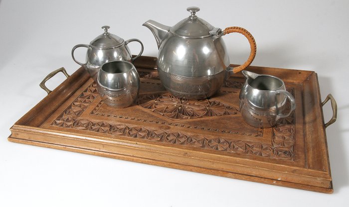 Chris van der Hoef - Gero - 獎杯與木上面的茶具。 (2) - 錫合金/錫
