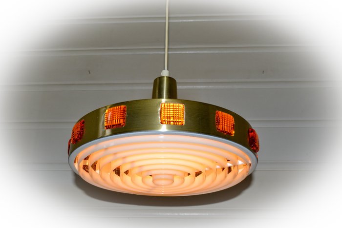 Swedish design - DRGM 3866 - Taklampe, anheng - UFO lampe