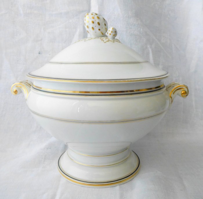 Porcelaine de Paris  - 1860 körül finom arany díszített nagy leves - Napoleon III - Porcelán