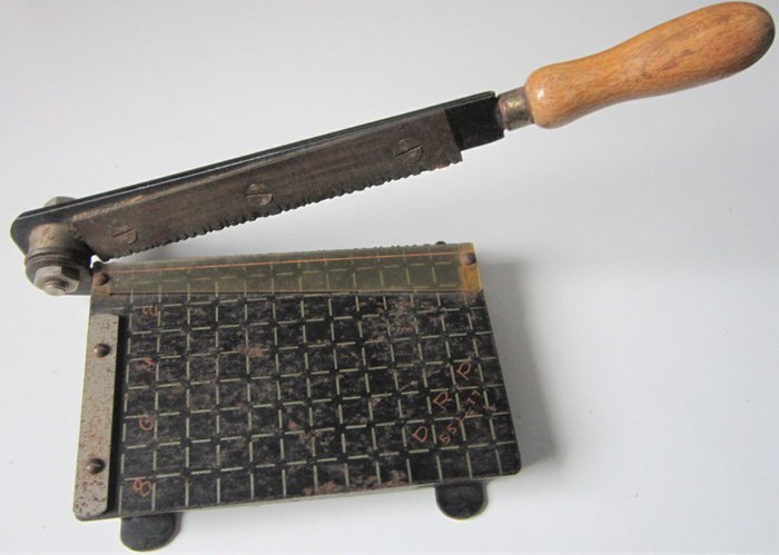 Antique old paper cutter D.R.P. German Reich patent !. - metal