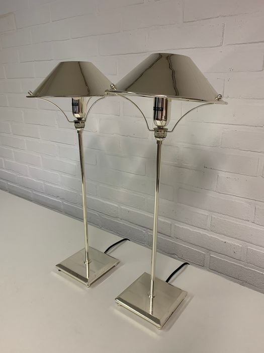 Anna Lari - Salón de diseño / Lámparas de mesa - Metal cromado (2) - Metal cromado