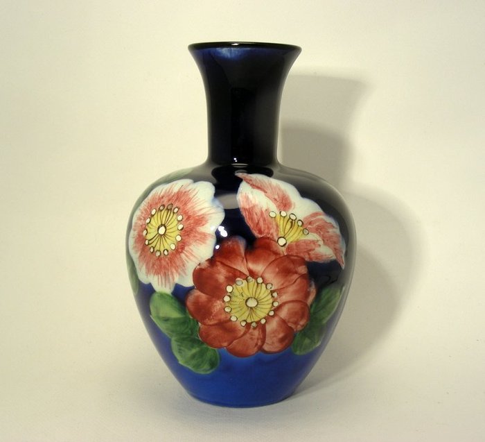 SMF Schramberg - Majolika Jugendstil Vase Dekor Bali Handbemalte Blumen - Keramik