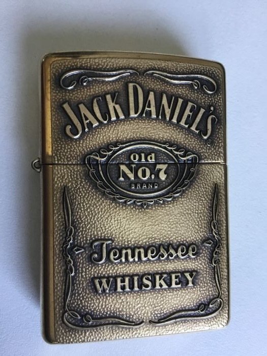 Zippo - Feuerzeug - Zippo 2014 3D Emblem MESSING Jack Daniels No.7 Label von 1