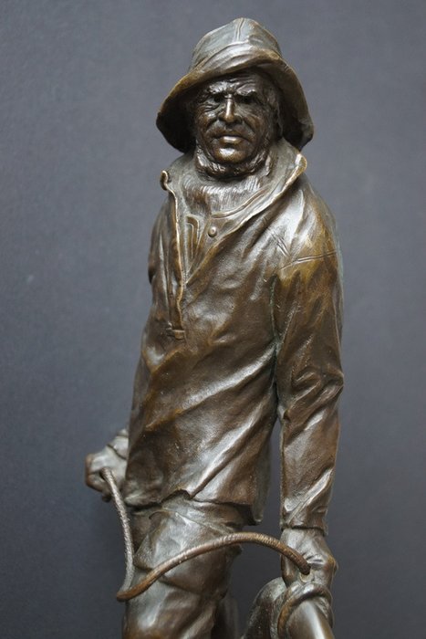 Paul Ludwig Kowalczewski (1865-1910) - Fischer/Seeman Skulptur - Realist - Bronze (patiniert) - Anfang des 20. Jahrhunderts