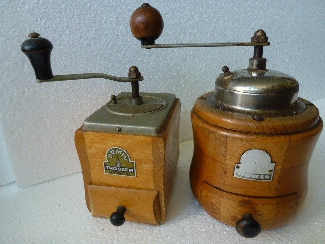 Armin trosser  - 罕见的圆形和矩形咖啡研磨机 (2) - 木材，金属
