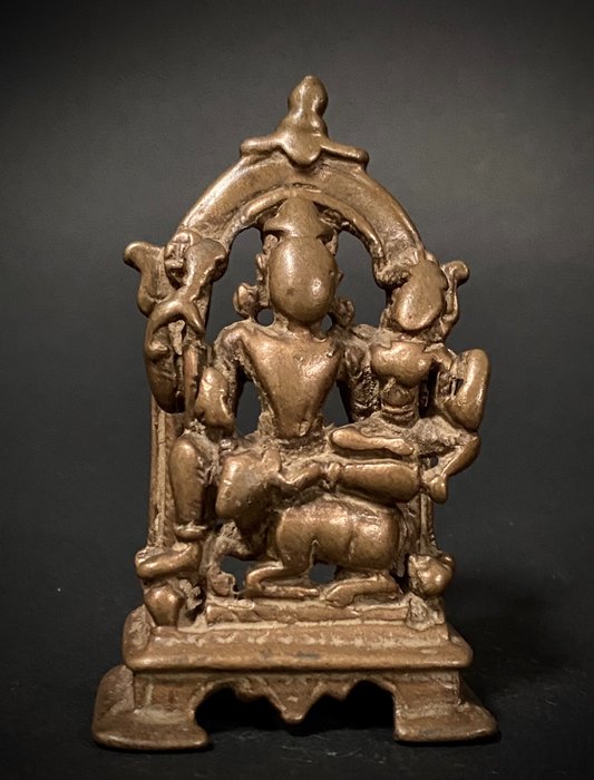 Hindu altar (1) - Bronzo - Altare inscritto in bronzo di Shiva e Parvati - India - XVI secolo        