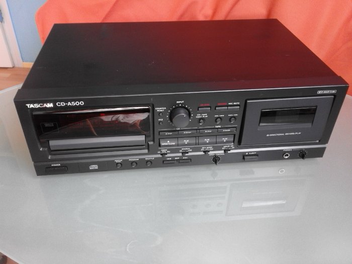 TASCAM -  CD-A500 cd player/tapedeck combination - CD spelare