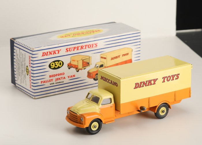 Dinky Toys - 1:43 - Bedford pallet jekta van 930