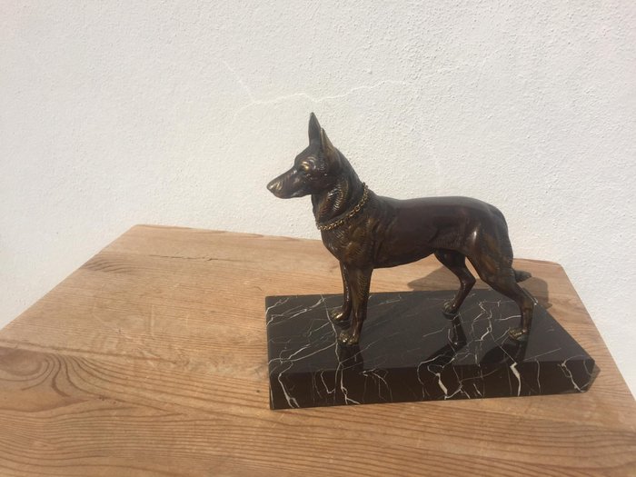 Bronze Deutscher Schäferhund Skulptur auf Marmor - Art Deco - Bronze, Marmor