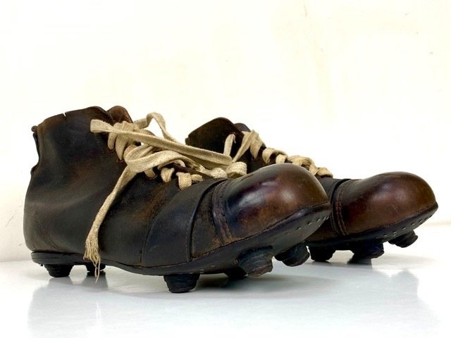 Zabytkowe buty piłkarskie, Manfield Northampton - Skóra