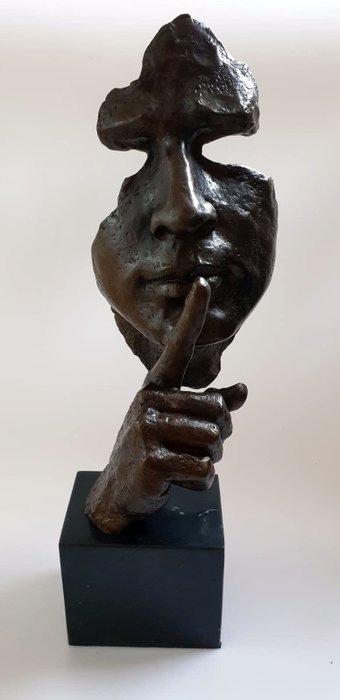 Grande escultura de bronze 'O silêncio' - final do século 20 (1) - Bronze