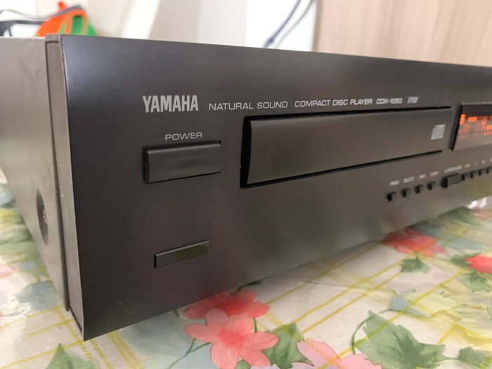 1425 希少 高音質 YAMAHA ヤマハ CDX-1050 CDプレーヤーシルバー
