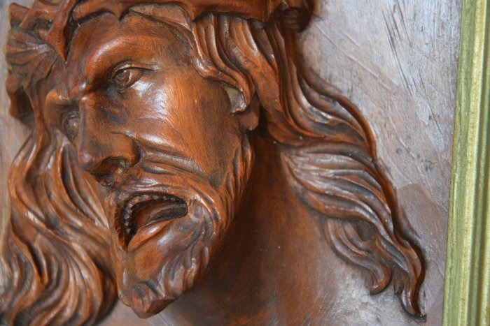 Massiv träskulptur av Kristi ansikte, signerad - Trä - Sent 1800-tal