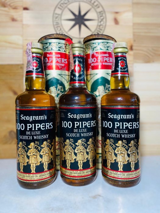  Seagram's 100 Pipers de luxe scotch whisky  - b. Années 1970 - 75cl - 3 bouteilles