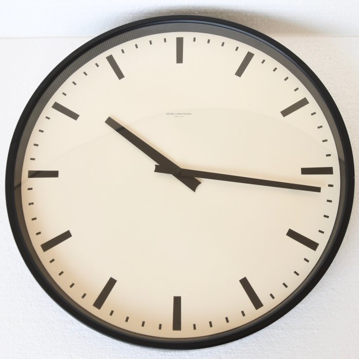 Vilhelm Lauritzen - Georg Christensen - Reloj de pared - Stationsklok  (Grootste versie)