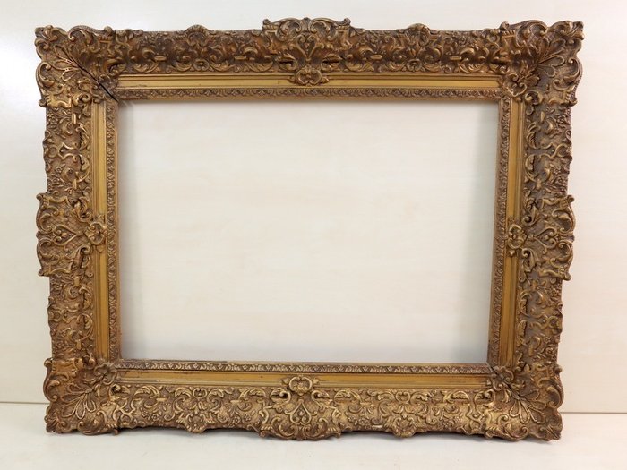 Un cadre photo plaqué or - Style baroque - Chêne - Fin du XIXe siècle