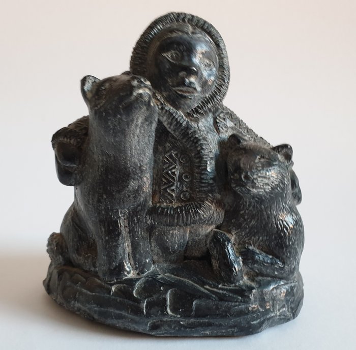 Escultura Inuit / Eskimo do artista Al Wolf - Pedra-sabão