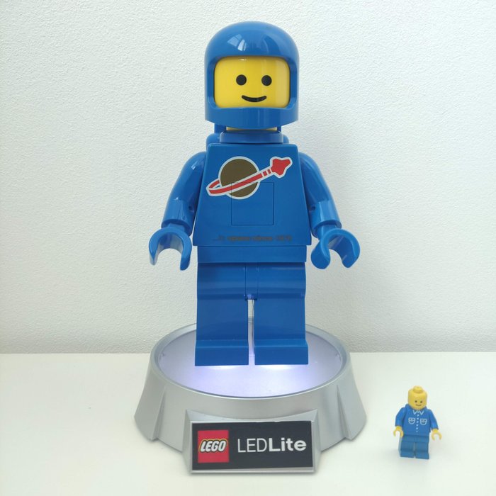 LEGO - Spaceman - Big Minifigure - 火炬和小夜灯