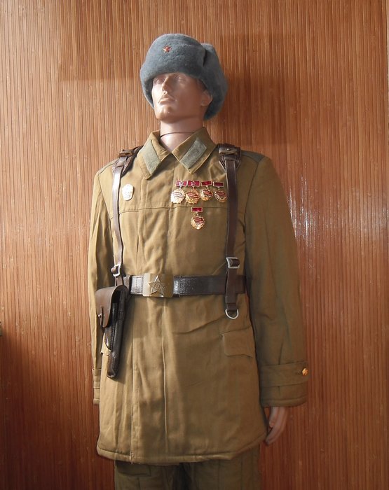 URSS / CCCP - Uniforme invernale di un soldato del dipartimento speciale del KGB dell'URSS (militare - Accessori, Uniforme - 1979