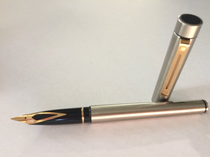 NEUF RARE forme 923 SHEAFFER stylo plume plume or massif 14k 